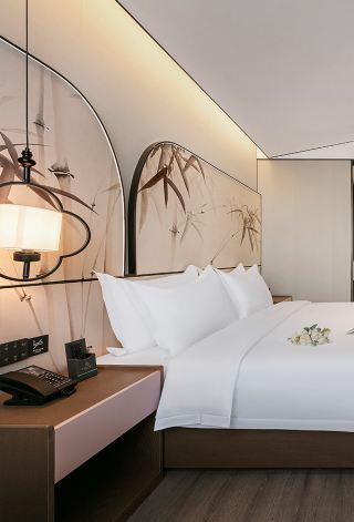 Treasure in Southern Henan! Lock in this stunning Chinese-style hotel!