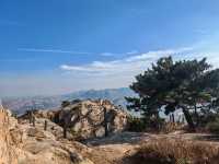 被這座山東秘境美到失語！誰說煙台只有海？藏在棲霞的天崮山簡直是大自然的鬼斧神工！喀斯特地貌+