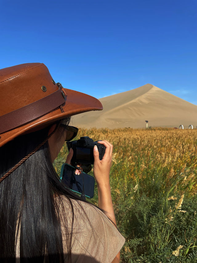 餘暉下的鳴沙山月牙泉 | 絲路遺珠的絕美夕陽 餘暉下的鳴沙山月牙泉 | 絲路遺珠的絕美夕陽