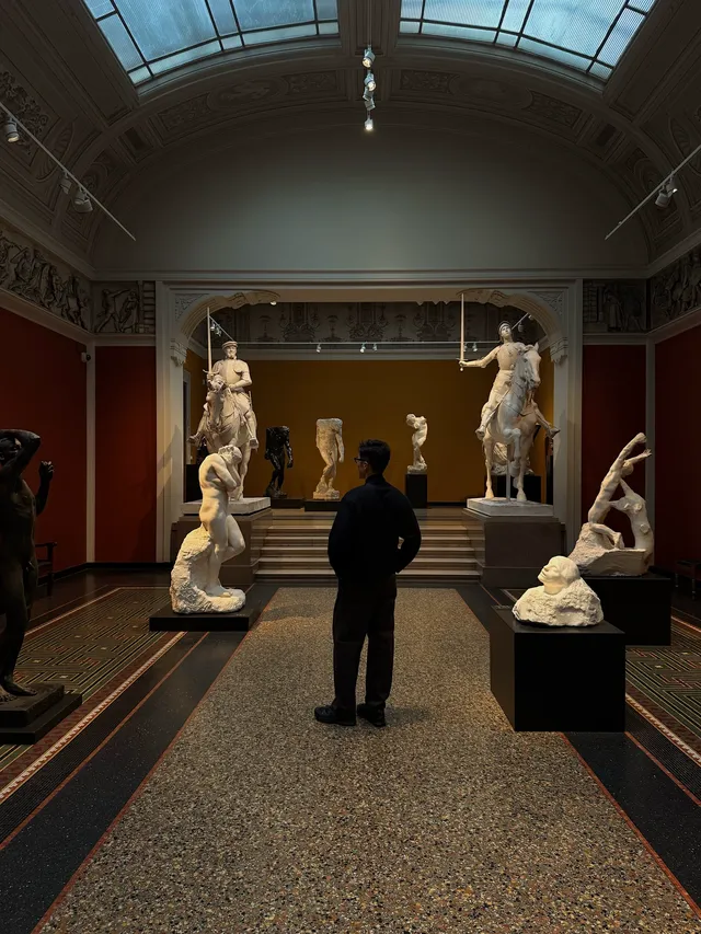 在嘉士伯美術館，我差點錯過了牆上的畫