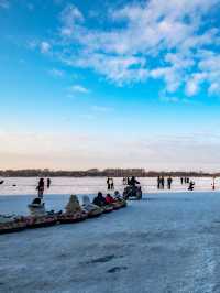 震撼！冰凍期松花江美成天然滑雪場，日落+摩天輪絕了！
