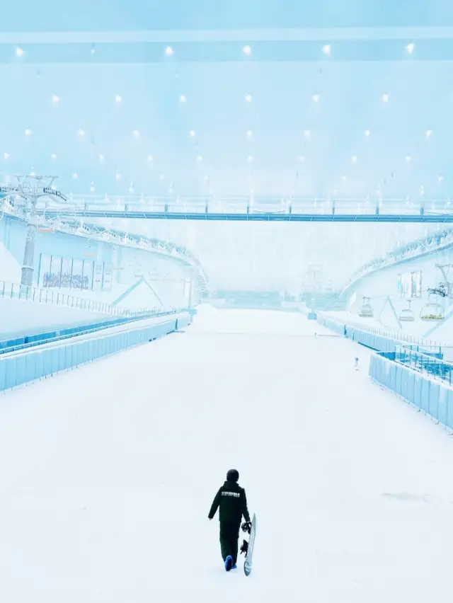 Shenzhen's new landmark, a world-class indoor ski resort, is here～Happy New Year