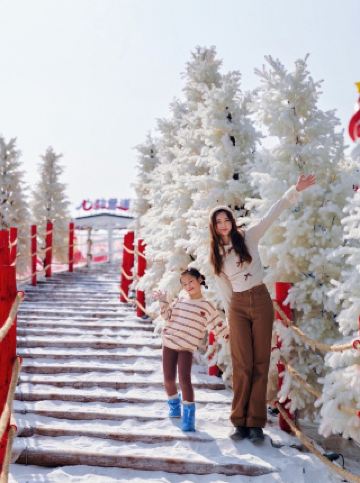 포산 관광지가 또 한 번 대박을 터뜨렸어요! 광둥 사람들이 자유롭게 눈놀이를 즐길 수 있게 되었답니다!