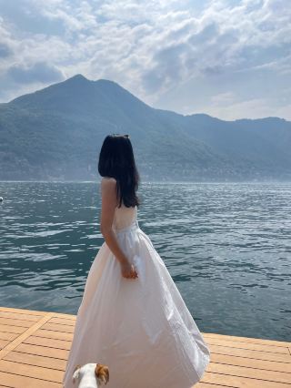 Spring Honeymoon by Lake Como: Romantic Moments Under the Wisteria with Your Loved One