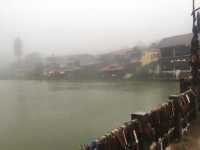 บ้านอีต่อง