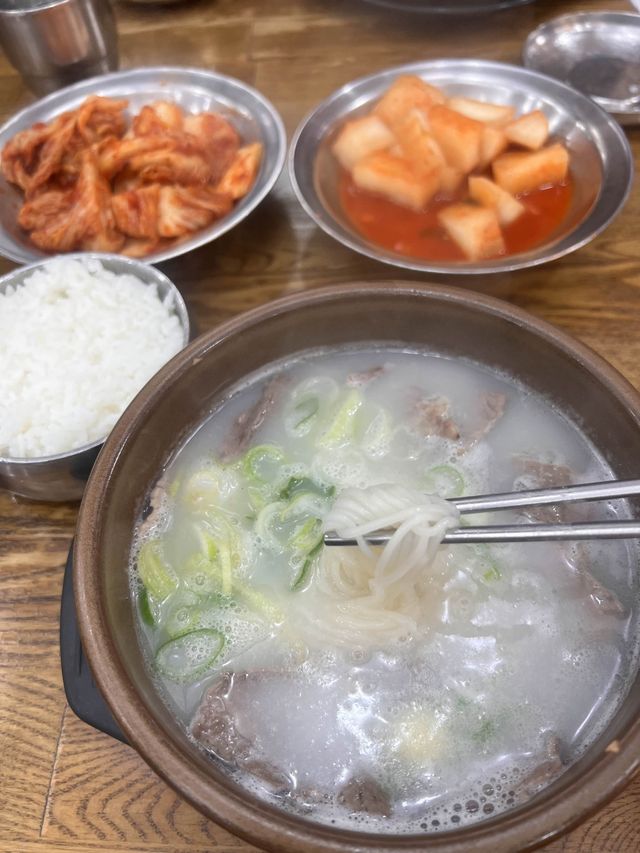 韓国/ソウル【弘大】弘大で朝ごはんを食べるならこちら💁‍♀️ソルロンタンのお店