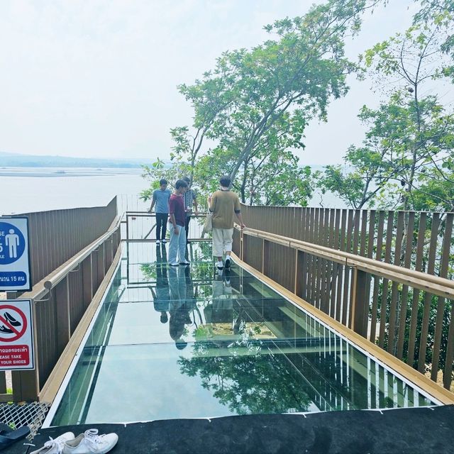 sky walk เขื่อนสิรินธร