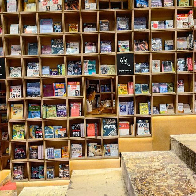InstaWorthy @BookExcess Rex KL