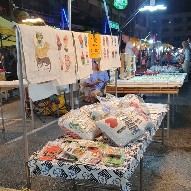 เดินชิล ชิม ช้อป ถนนคนเดินเมืองกระบี่