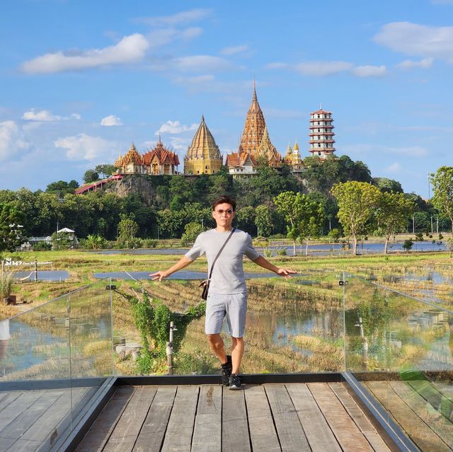คาเฟ่ฉากหลังวัดถ้ำเสือ