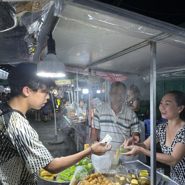 NIGHT MARKET IN PHU QUOC, VIETNAM 🇻🇳🌃🏬🛍️