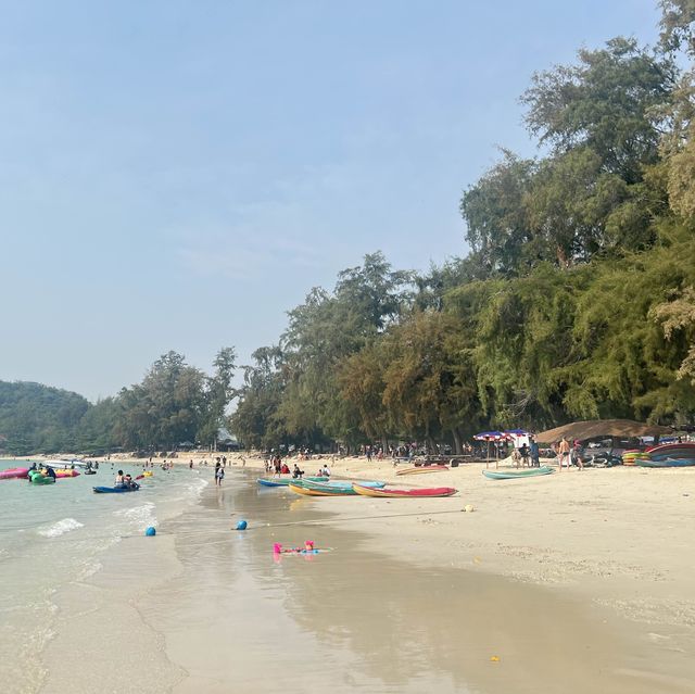 หาดสวย น้ำใส ใกล้ กทม. “หาดนางรำ” 🏝️