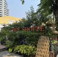 Hot Shoppe ร้านอร่อยและเก่าแก่ย่านสุขุมวิท 