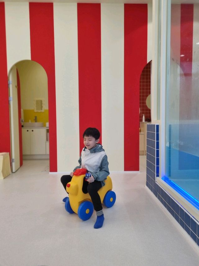 온수풀과 플레이공간이 모두 갖추어진 곳💕