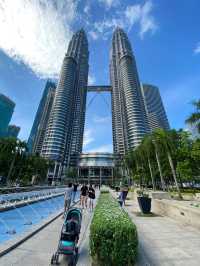 Unite, Malaysia Boleh - Petronas Twin Towers