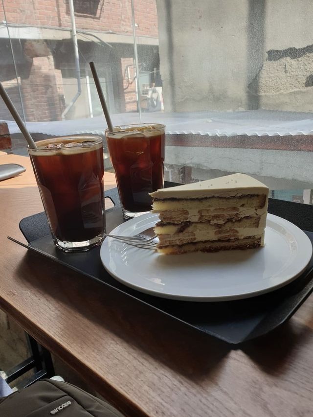신흥시장 근처 분위기 맛집 ‘오리올케이크’