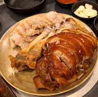 A delightful Pork trotters and belly, Manjok Ohyang
