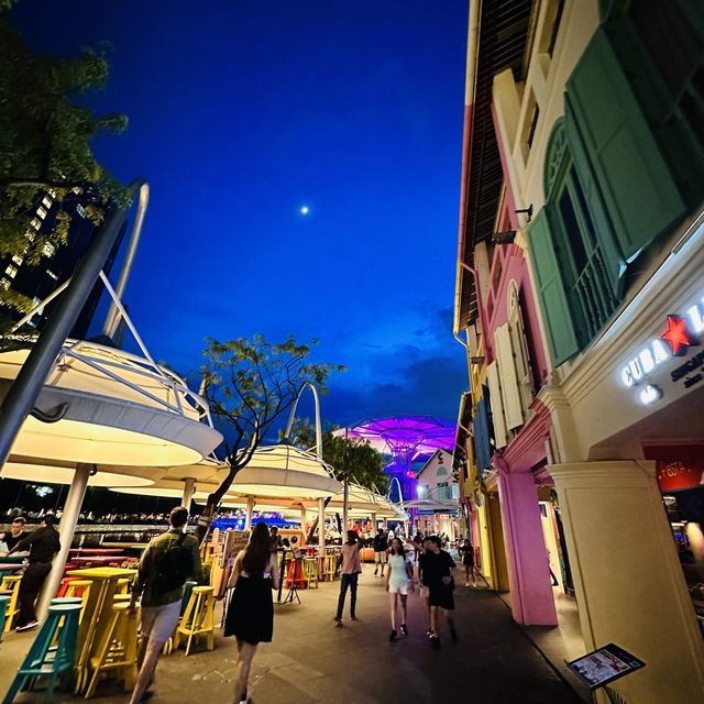 一定要看看新加坡克拉碼頭夜景好美