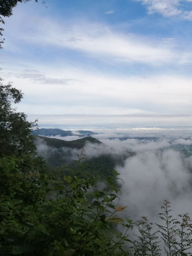 เขาหลวง สุโขทัย กับฉายา “ภูเขาปราบเซียนในภาคเหนือ”