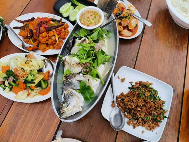 泰國華欣-浪漫海邊餐廳|Chomview seafood|
