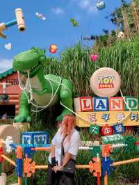 พาตะลุยถ่ายรูป Toy Story Land 🦖