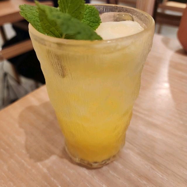 灣仔靚靚打卡木系花海Cafe