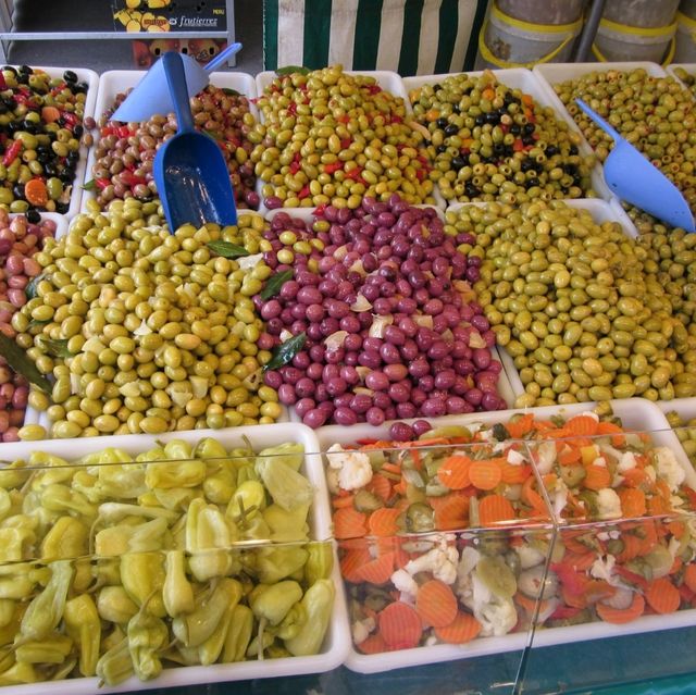 Exploring Marché de la Création Bastille 