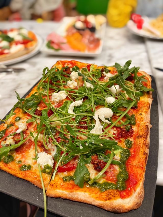 北角新年限定pizza😋🍕