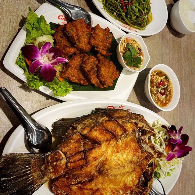 ตะลุย “พิษณุโลก” อิ่มบุญ อิ่มท้อง