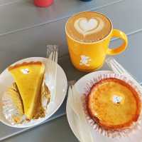 屏東演藝廳對面 cama cafe連鎖店 好喝的拿鐵划算好選擇