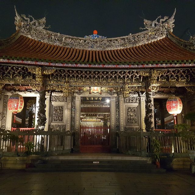 타이페이에서 가장 오래된 사원, 용산사