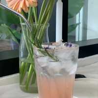 Alice in wonderland Cafe in Sukhumvit 31