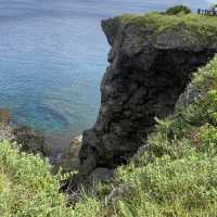 沖縄本島「万座毛」芝生の野原が万座毛、海の景勝地が像の鼻