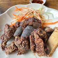 ขาวัวหม้อไฟ เมนูพิเศษของร้านข้าวขาวัว บ้านโบราณ