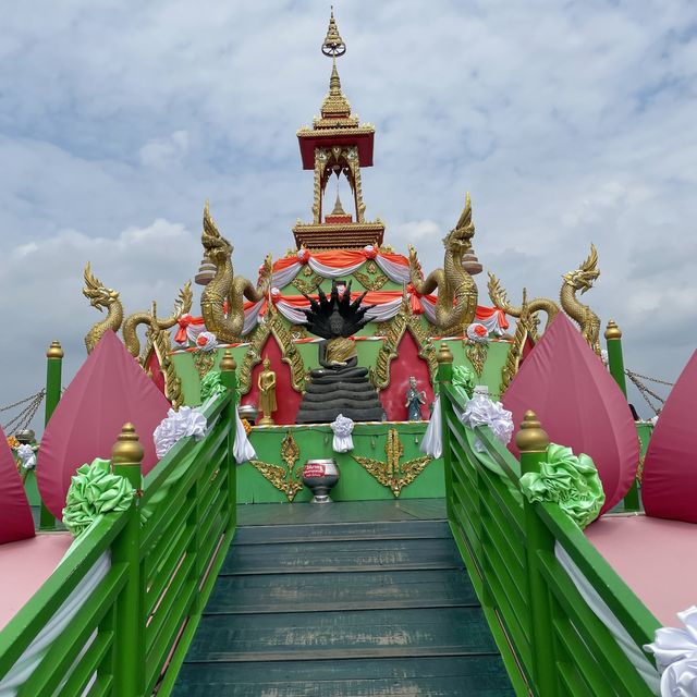 วัดสมานรัตนาราม วัดเดียวจบครบทุกอย่าง