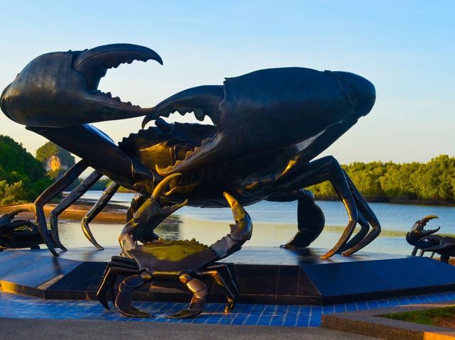 ลานปูดำ จุดนั่งชิวของคนเมืองกระบี่