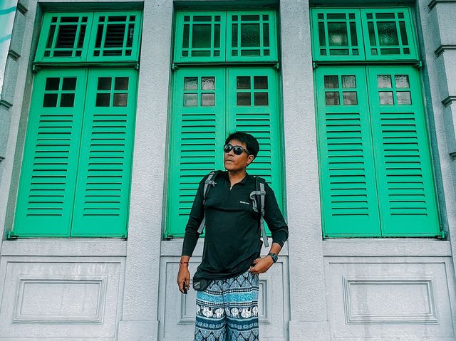 มุมถ่ายรูปตึกหน้าต่างสีรุ้ง ตึกตำรวจเก่าสิงคโปร์