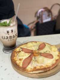 一家大細開心嘅喵喵cafe-「😺URBAN cafe」