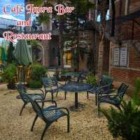 Cafe Laura Bar and Restaurant-หินกอง