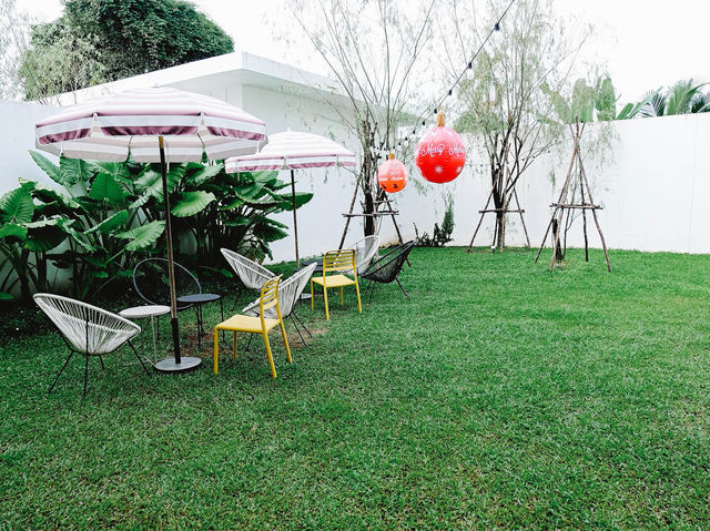 ไปพักผ่อนกันที่ Blu Monkey Hub & Hotel Ranong 
