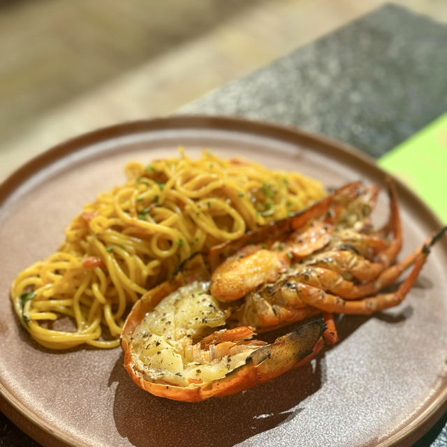 簡單又舒適的西餐廳 簡單又舒適的西餐廳