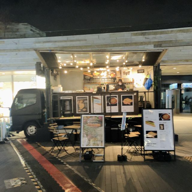 オシャレなお店がたくさん - 二子玉川駅 -