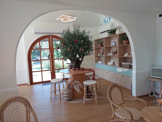  Trio Farm Cafe  
