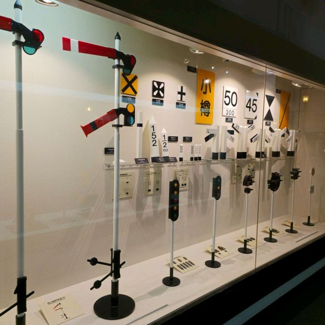 일본여행 기차전시를 볼 수 있는 오타루 시 종합 박물관