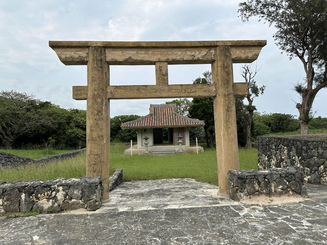 沖縄・石垣島。『オヤケアカハチの像と碑』