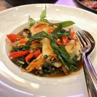 ร้านอาหารไทยต้นตำรับ Basil 