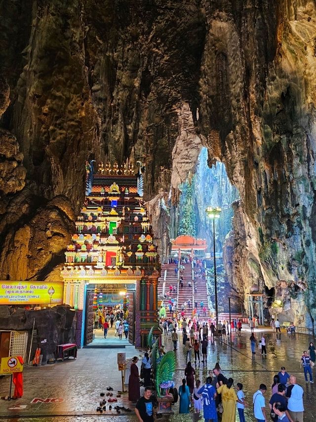 ณ  ถ้ำบาตู