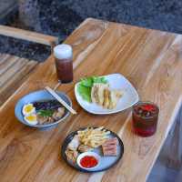 KAMARI COFFEE | COFFEE & SPACE HANG OUT