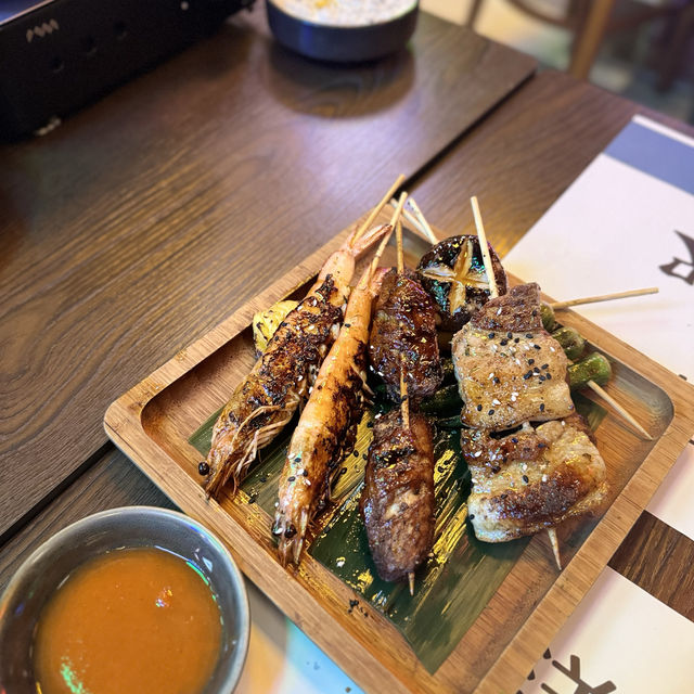 洋食商店：壽喜燒2人套餐，開心果雜莓芭菲