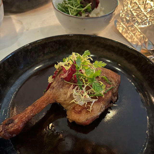 「頂級料理餐廳，美食探索者的最愛」